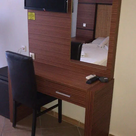 酒店 Hotel Amore 马尔马里斯