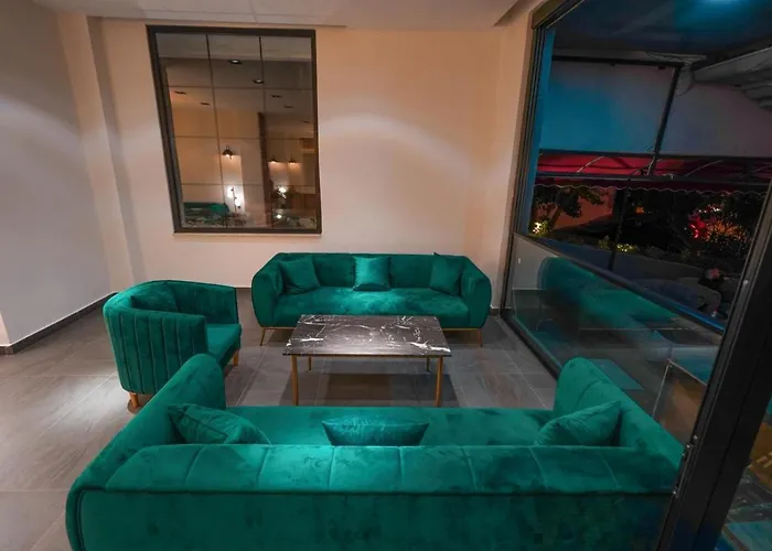 Hotel Amore 马尔马里斯