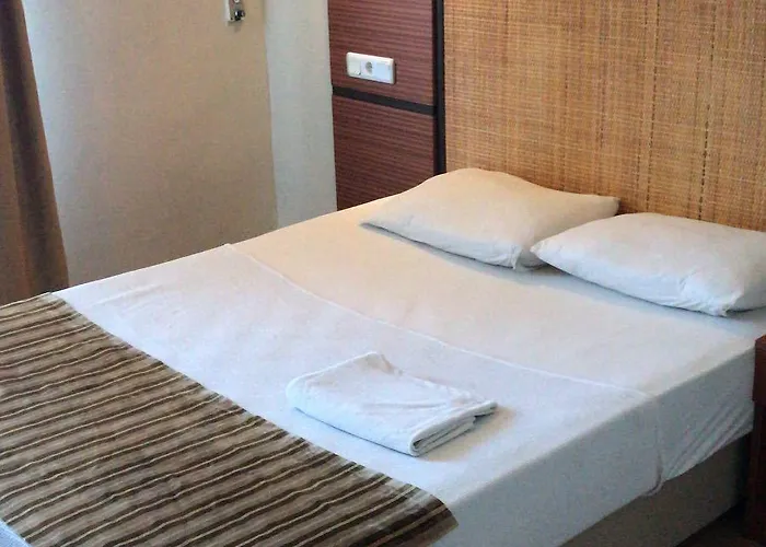 Hotel Amore 3* 马尔马里斯