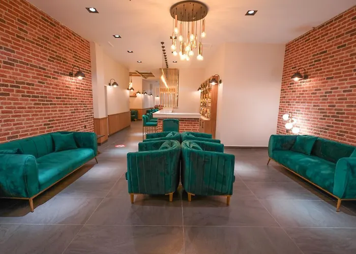 Отель Hotel Amore