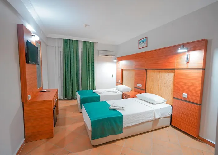 Отель Hotel Amore